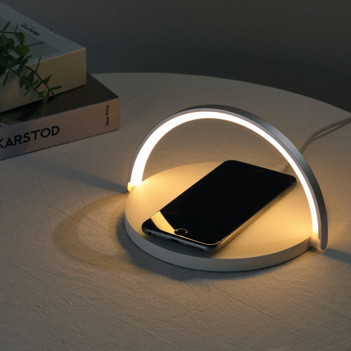 Platinet LED lamp met 10W QI wireless charger met 2A 1,2M USB-Ckabel