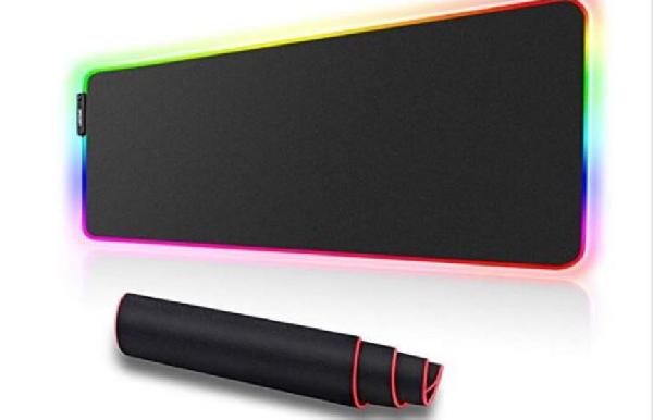 Epsilon muismat 800x300 mm, 7 kleuren RGB micro USB 5V (breathing fast / slow running - 1 button) , 3mm dik, glanzend stoffen bekleding op rubber, aan de rand gestikt, per 100 stuks - bedrukt met logo naar keuze