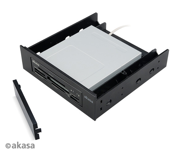 Akasa 5.25 Front Bay Adapter for a 3.5 device/HDD/2.5 HDD/SSD with SATA cables